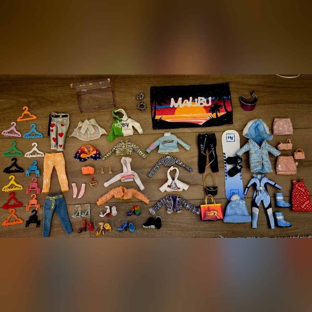 Rainbow High Clothing and Accessories Bundle 💜